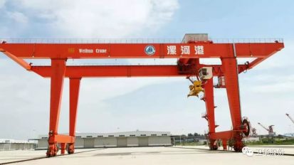   衛(wèi)華起重，飛天入海！